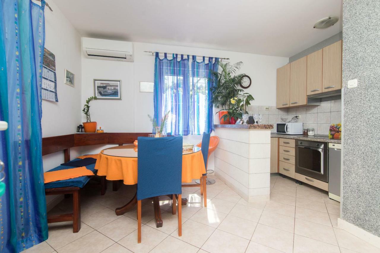 Apartments Jakov Mirce Exterior foto