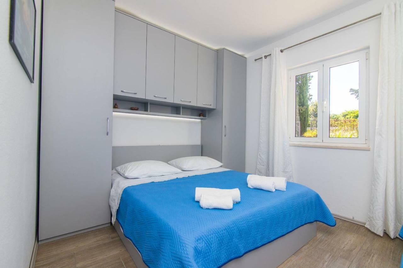 Apartments Jakov Mirce Exterior foto