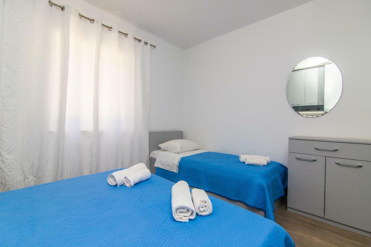 Apartments Jakov Mirce Exterior foto