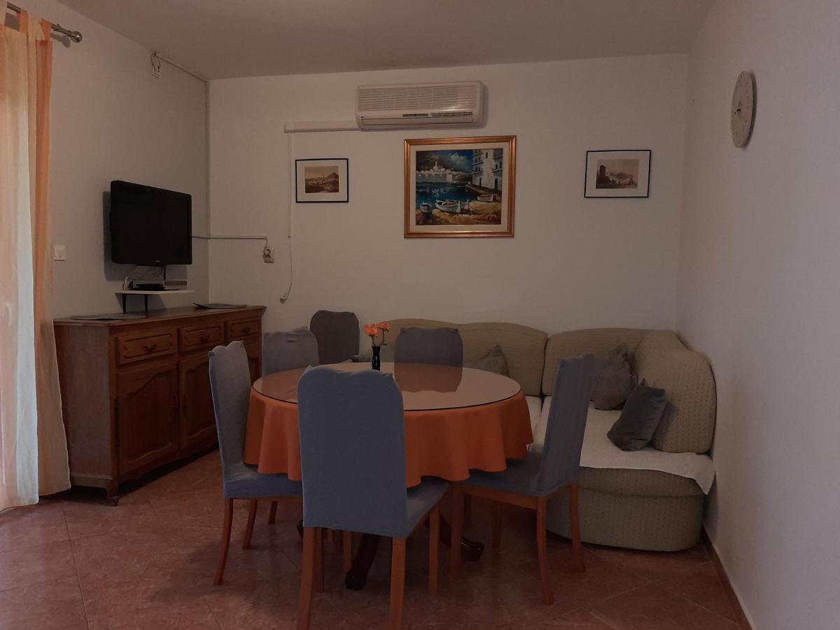 Apartments Jakov Mirce Exterior foto